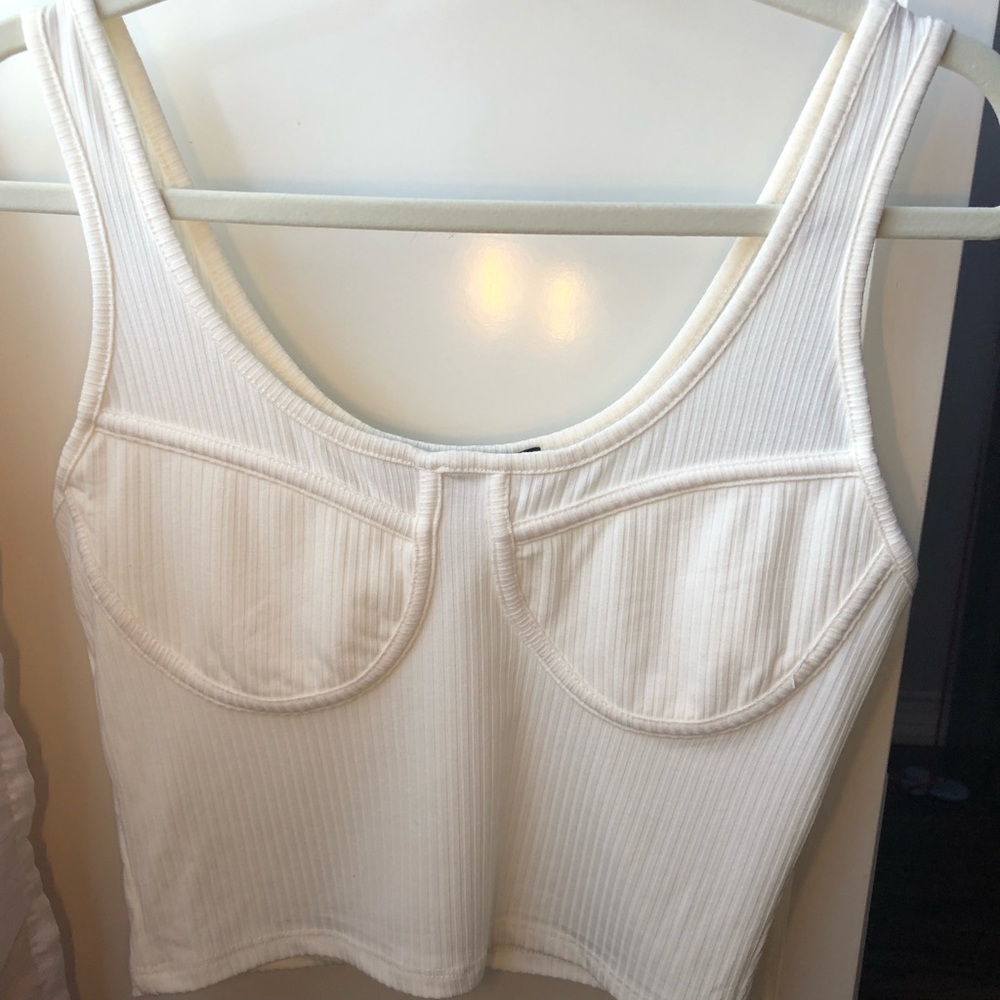 💗Free Gift W/Purchase💗White Seamed Crop Top ~Medium~